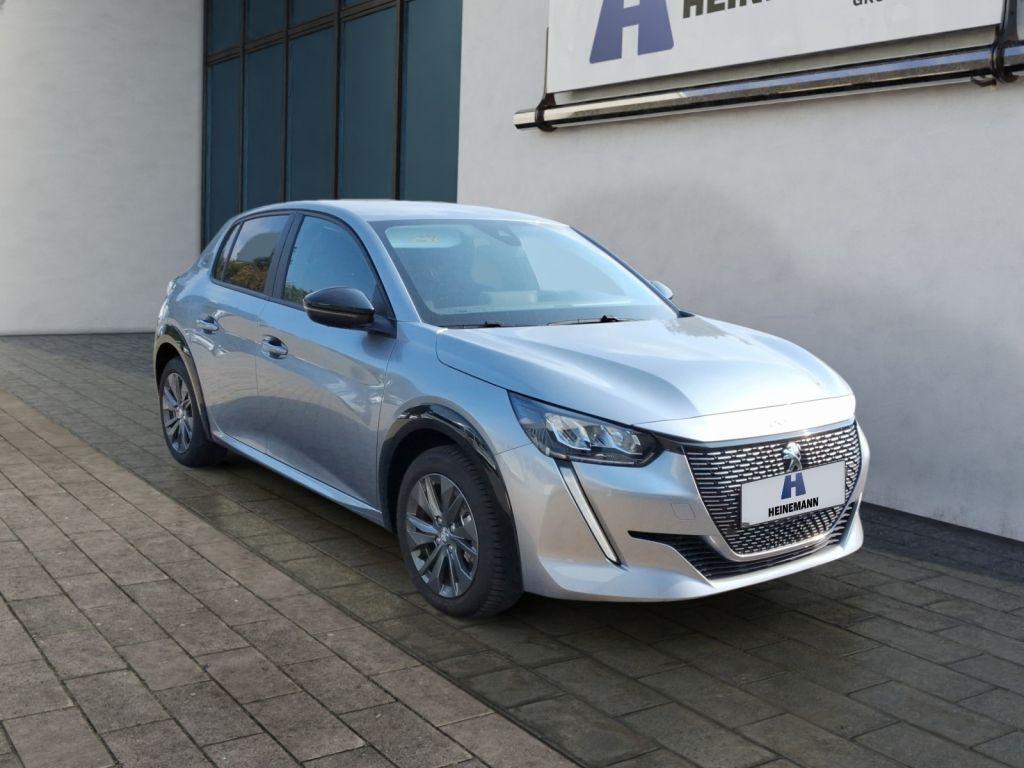 PEUGEOT 208E 136 Active Pack -KAMERA-SITZHZ-CARPLAY-LED-